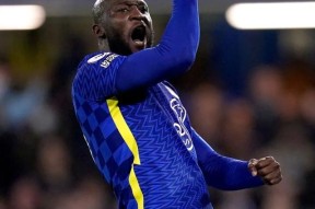 AYX爱游戏官方平台关于法甲关键时刻走向成谜，布莱顿单刀错失，引发热议，数据趋势出现新变化的信息