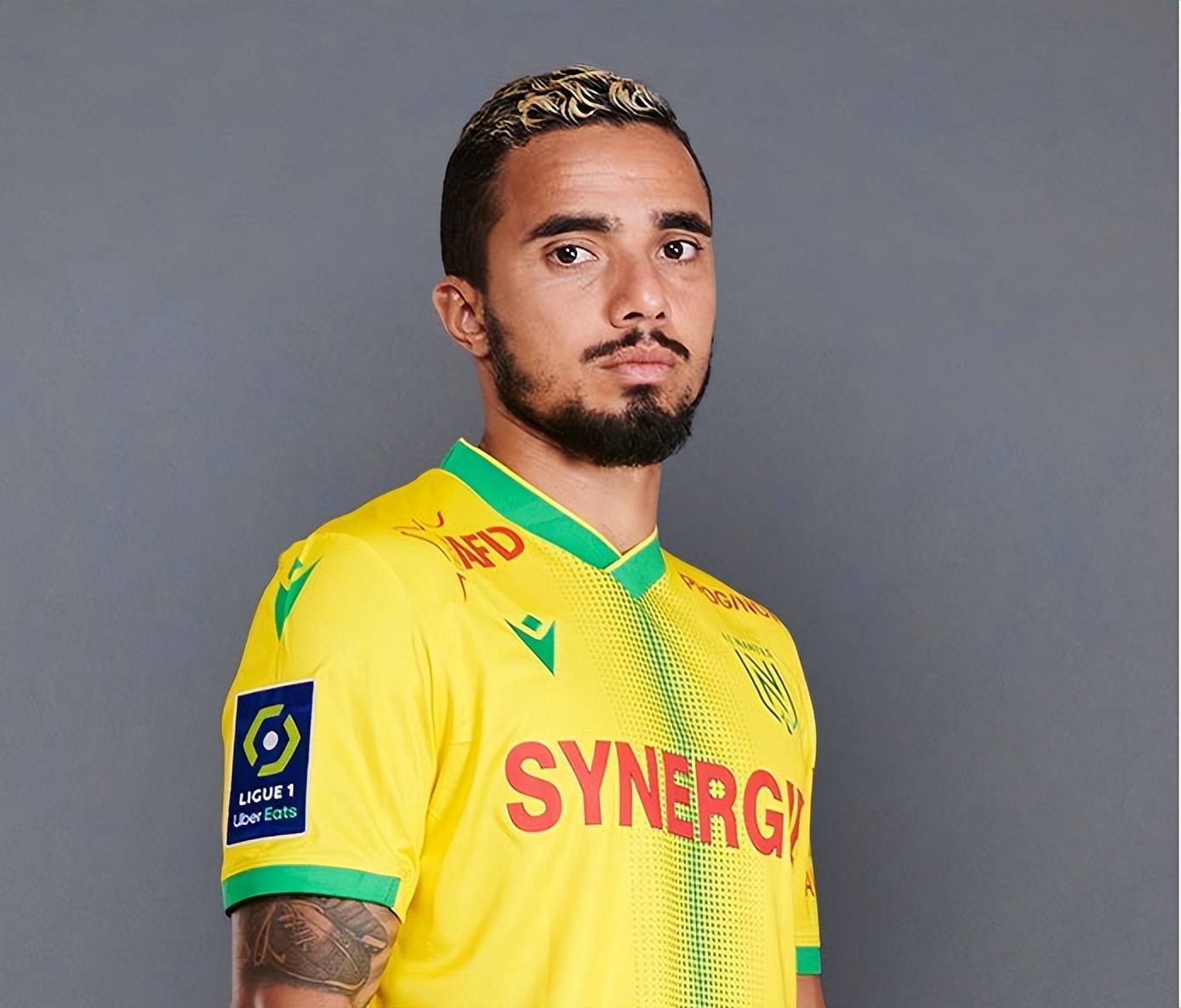 包含赛地聚焦：法甲加时末段热度飙升；埃因霍温伤情更新；话题不断；心理建设被强调的词条