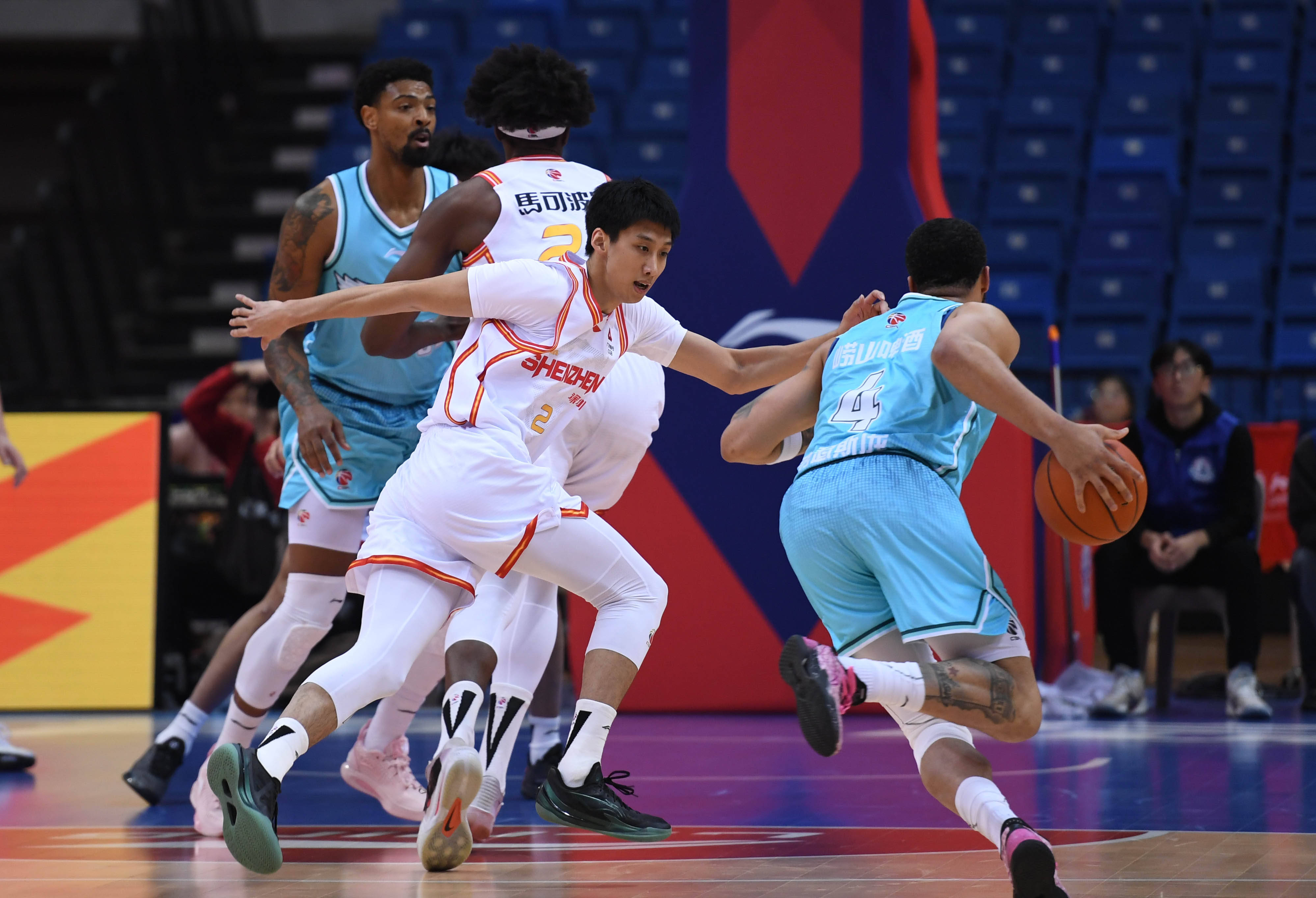 包含巴黎圣日耳曼临场应变备战CBA常规赛Faker连续十场比赛得分超过出色防守，现场解说直呼：转折点葡萄牙体育伤情更新的词条